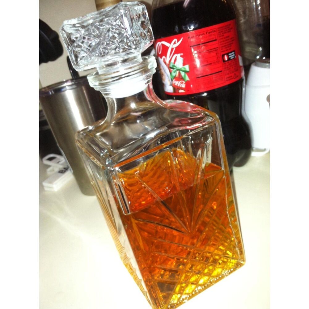 Bormioli Rocco Selecta Collection Whiskey Decanter – Sophisticated Diamond - Picture 4 of 5